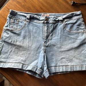 47. Faded Glory Denim Shorts Size 14 Average